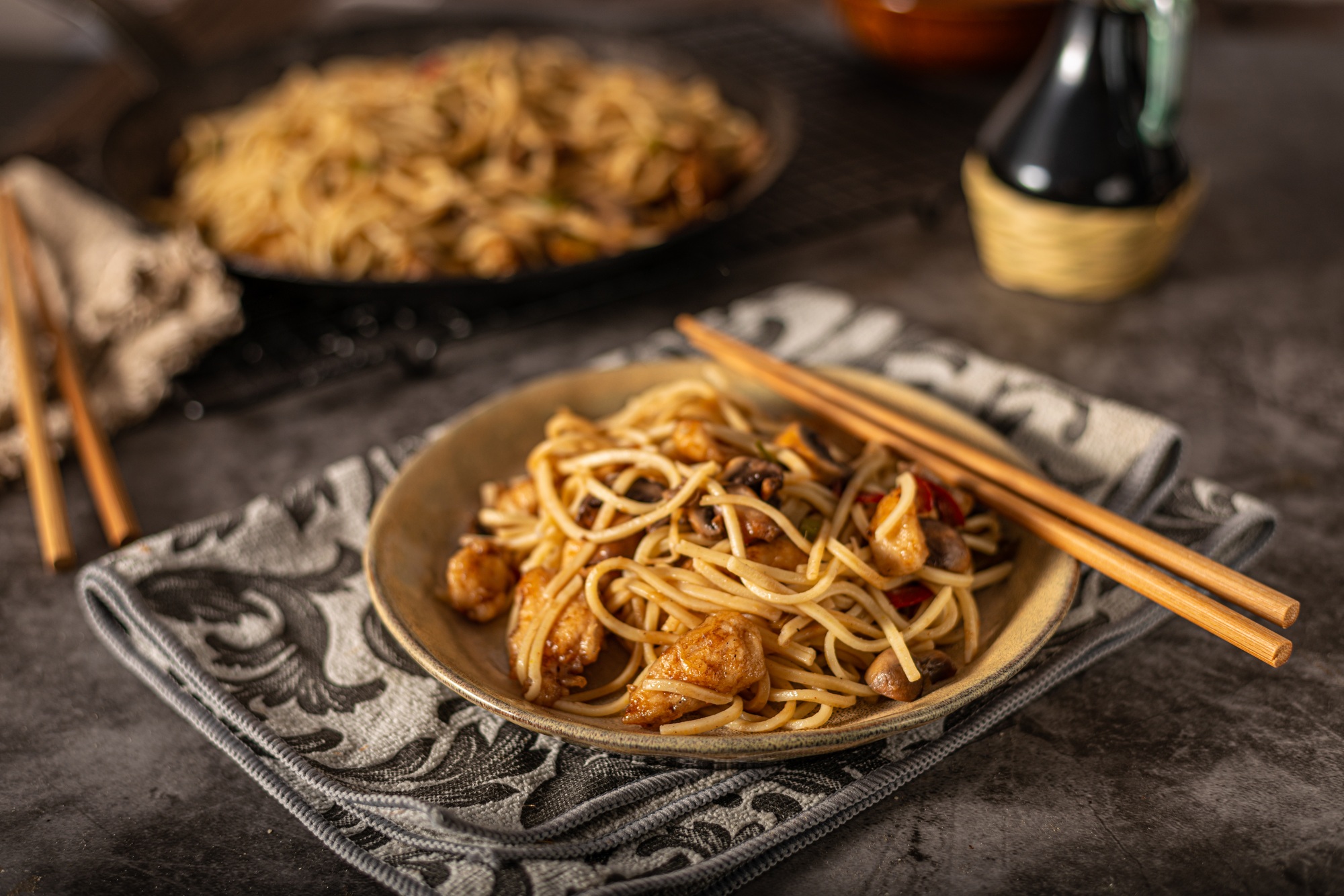 Chinese noodles with chicken